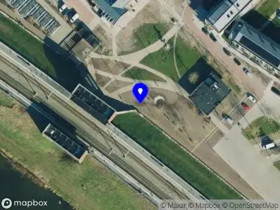 Politie naar de Burgemeester Van Tuinenplein in Kampen