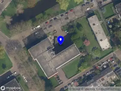 Ambulance met gepaste spoed naar de Bachlaan in Rotterdam