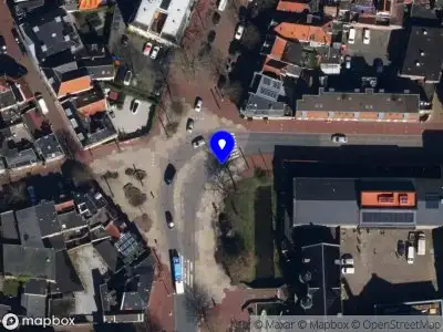 Brandweer met grote spoed naar de Ritsumastraat in Leeuwarden vanwege middelgrote brand