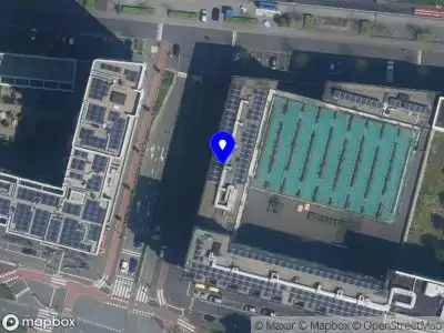 Ambulance met grote spoed naar de Rinus Michelslaan in Amsterdam