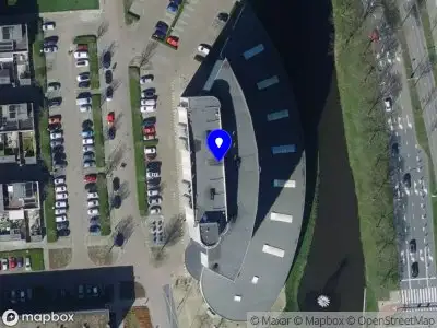 Ambulance met grote spoed naar de Iepenlaan in Spijkenisse