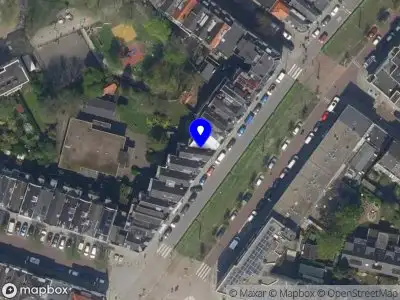 Ambulance met grote spoed naar de Boergoensestraat in Rotterdam