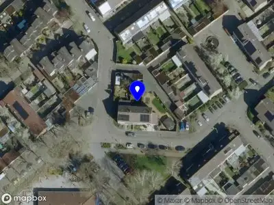 Brandweer en politie met grote spoed naar de Burgemeester Notermansstraat in Best vanwege middelgrote brand