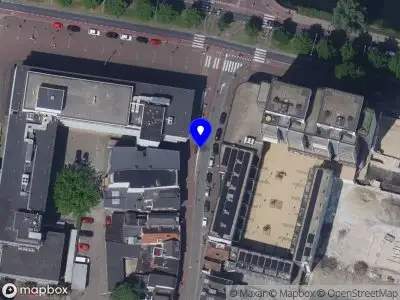 Ambulance met grote spoed naar de Spuiboulevard in Dordrecht