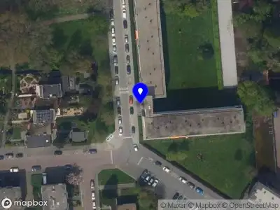 Ambulance met grote spoed naar de Immanuel Kantstraat in Rotterdam