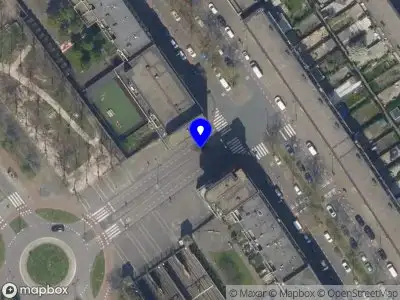 112 melding Brandweer met grote spoed naar de Burgdorfferstraat in Rotterdam vanwege voertuigbrand