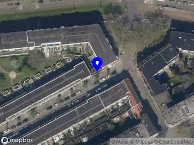 Ambulance met grote spoed naar de Mathenesserstraat in Rotterdam