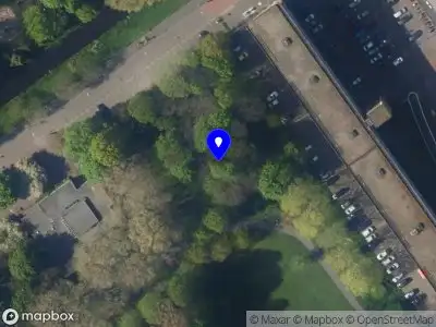 Ambulance met grote spoed naar de Gravin Juliana van Stolberglaan in Leidschendam