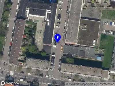 Ambulance met grote spoed naar de Pinkstraat in Rotterdam