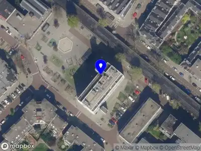 Ambulance met grote spoed naar de Ammersooiseplein in Rotterdam
