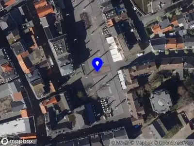 Brandweer en politie met grote spoed naar de Markt in Terneuzen vanwege middelgrote brand
