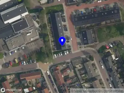 Ambulance met grote spoed naar de Schoolstraat in Zevenhuizen