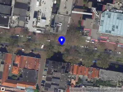 Ambulance met grote spoed naar de Papegaaisbolwerk in Leiden