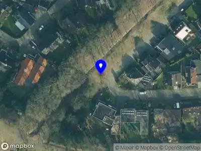 Politie naar de Bartelinkslaantje in Hengelo vanwege aanrijding met letsel