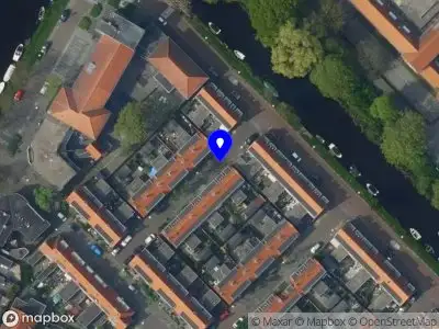 Brandweer met grote spoed naar de Robert Owenstraat in Alkmaar vanwege waarnemen gaslucht