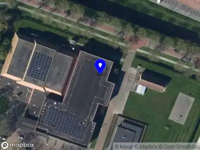 Brandweer met grote spoed naar de Betelgeuze in Lemmer vanwege waarnemen gaslucht