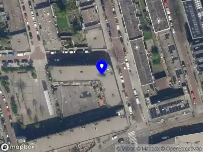Ambulance met gepaste spoed naar de Coolsestraat in Rotterdam