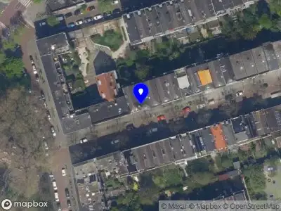 Ambulance met grote spoed naar de Klein-Coolstraat in Rotterdam