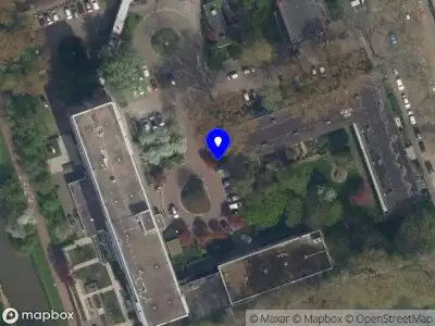 Ambulance met gepaste spoed naar de Hamakerstraat in Rotterdam