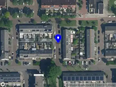 Ambulance met grote spoed naar de Bidloostraat in Haarlem