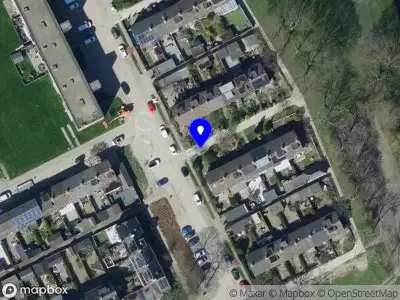 Ambulance met grote spoed naar de Vincent van Goghpad in Spijkenisse