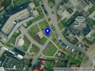 Brandweer met grote spoed naar de Vlasakkerkamp in Hardenberg vanwege een liftopsluiting