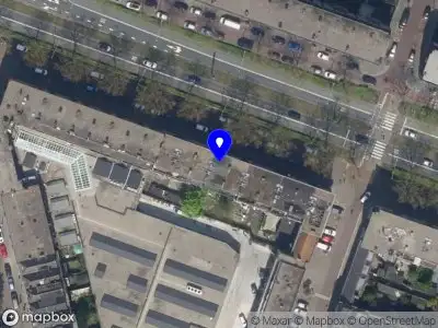 Ambulance met grote spoed naar de Pleinweg in Rotterdam