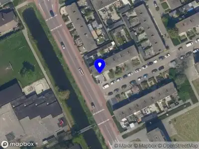 Ambulance met gepaste spoed naar de Pluvierstraat in Capelle aan den IJssel