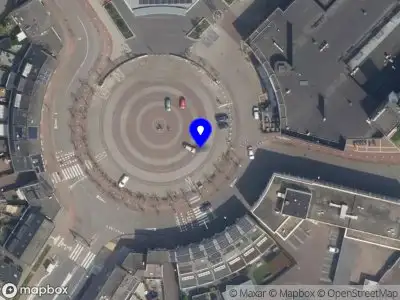 Politie met grote spoed naar de Raadhuisplein in Nieuwerkerk aan den IJssel vanwege ongeval met letsel