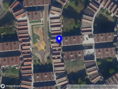 Ambulance met grote spoed naar de Graaf Balderikstraat in Rotterdam