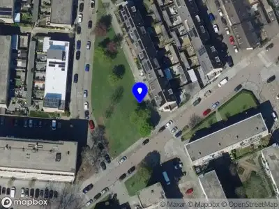 Ambulance met grote spoed naar de Nederhorst in Rotterdam