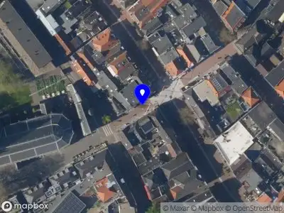 Politie naar de Oostsingel in Woerden vanwege personen te water