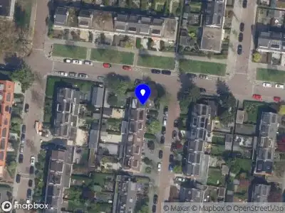 Ambulance met grote spoed naar de Von Weberlaan in Rotterdam