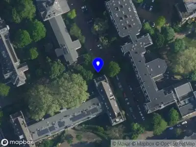 Ambulance met gepaste spoed naar de Jeltje de Bosch Kemperpad in Amsterdam