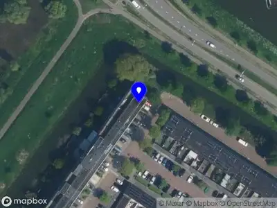 Brandweer met grote spoed naar de Schotse Hooglanden in Amsterdam vanwege reanimatie