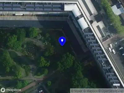 Brandweer met gepaste spoed naar de Kruitberg in Amsterdam vanwege een liftopsluiting