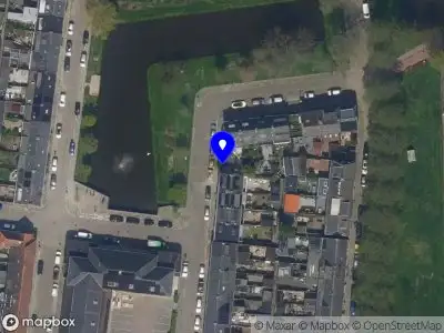 Ambulance met grote spoed naar de Ottergracht in Rotterdam