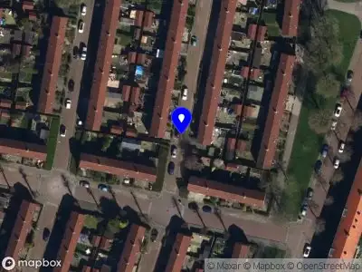 Brandweer met grote spoed naar de Bernard Zweersstraat in Leeuwarden vanwege gebouwbrand