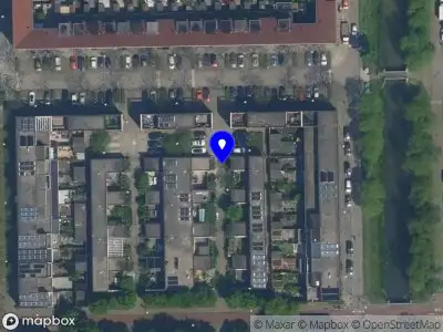 Ambulance met grote spoed naar de Duffelhof in Amsterdam