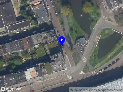 Ambulance met gepaste spoed naar de Spoorsingel in Rotterdam