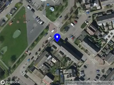 Ambulance met grote spoed naar de Jupiterhof in Oude-Tonge
