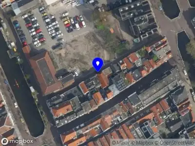 Brandweer met gepaste spoed naar de Gasthuissteeg in Delft