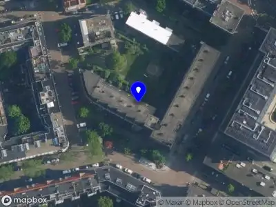 Ambulance met gepaste spoed naar de Schaepmanstraat in Amsterdam