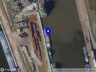 Brandweer met grote spoed naar de Stationsweg in Terneuzen vanwege gebouwbrand