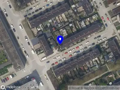 Ambulance met grote spoed naar de Huniadijk in Rotterdam