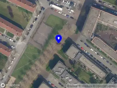 Brandweer met gepaste spoed naar de Ganzerikplein in Rotterdam vanwege een buitenbrand