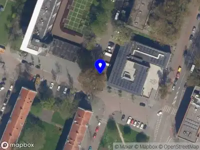 Ambulance met gepaste spoed naar de Robert Baeldestraat in Rotterdam