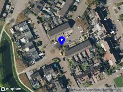 Brandweer met grote spoed naar de Nicolaas Beetsstraat in Tiel vanwege afhijsen patient