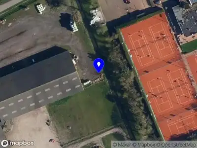 Politie met grote spoed naar de Pim Mulierstraat in Sneek vanwege voertuigen te water