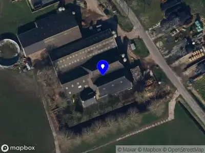 Politie met gepaste spoed naar de Eekwerderweg in Wirdum vanwege voertuigen te water